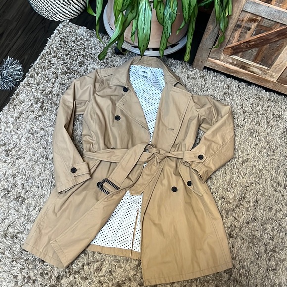 Old Navy Jackets & Blazers - Old Navy trench Med inside pika dot